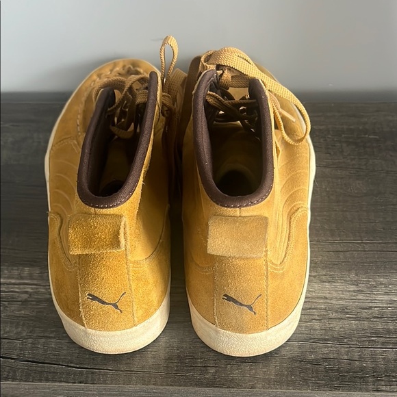 Puma Tan Sneakers with Moccasin-Style Design - Picture 4 of 9